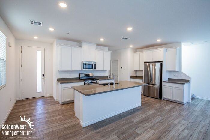 8831 Roadrunner Ravine St - Photo 2 of 24