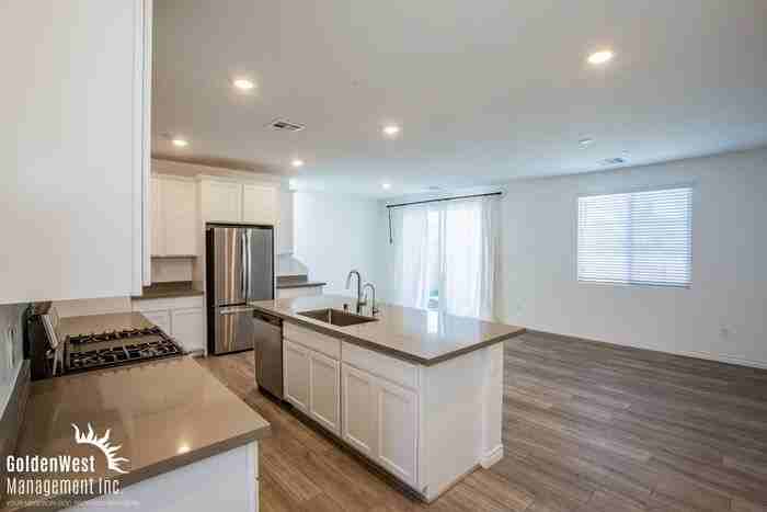 8831 Roadrunner Ravine St - Photo 3 of 24