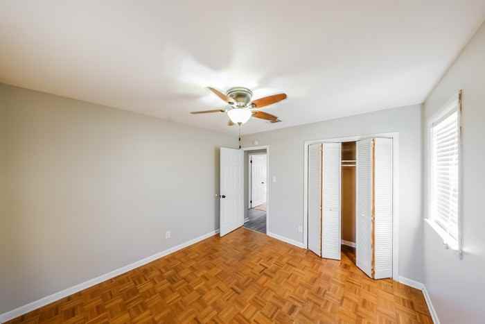 912 Skidmore Ave - Photo 6 of 11