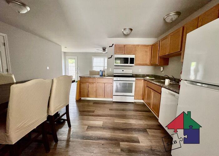 63 Southerberry Dr #102 - Photo 2 of 23