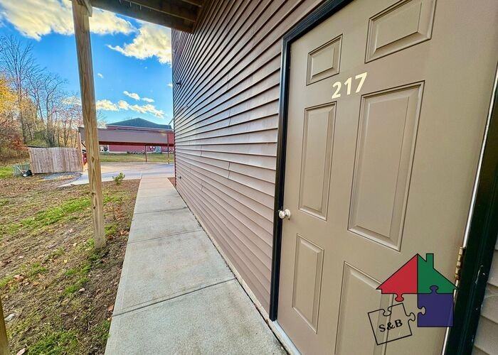 28 Cornelia Ct #217 - Photo 2 of 27