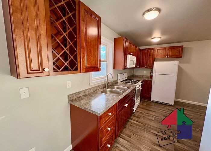 28 Cornelia Ct #217 - Photo 6 of 27