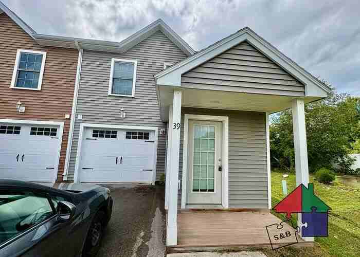 39 Cornelia Ct - Photo 3 of 33