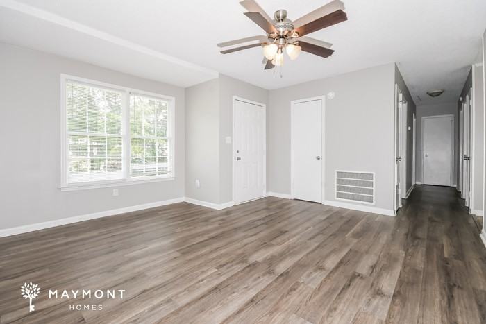 7671 Mendelwood Dr - Photo 4 of 12