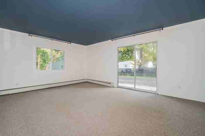 1676 Edgefield Rd - Photo 7 of 15