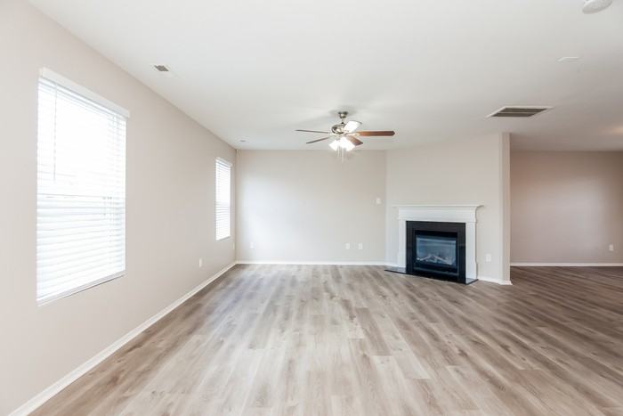 5233 Valcourt Rd - Photo 4 of 17