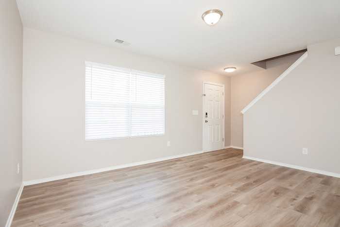 5233 Valcourt Rd - Photo 6 of 17