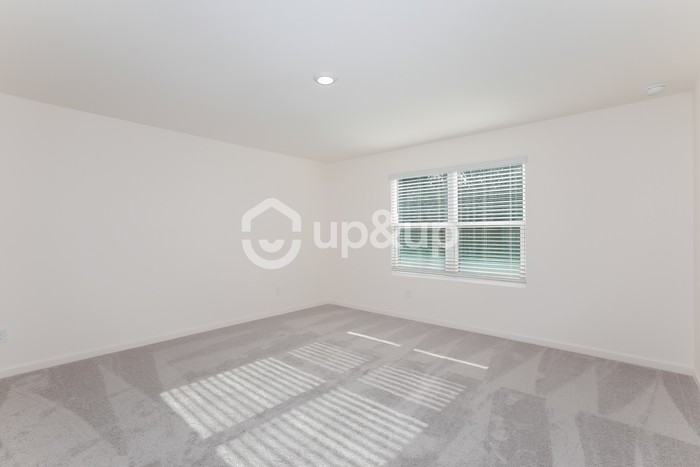 114 Rydal Way - Photo 4 of 17