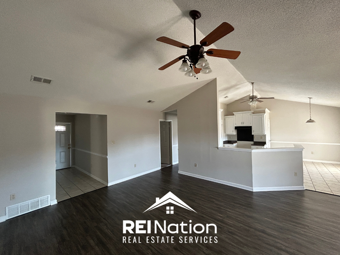 7041 Dunbarton Dr - Photo 3 of 19