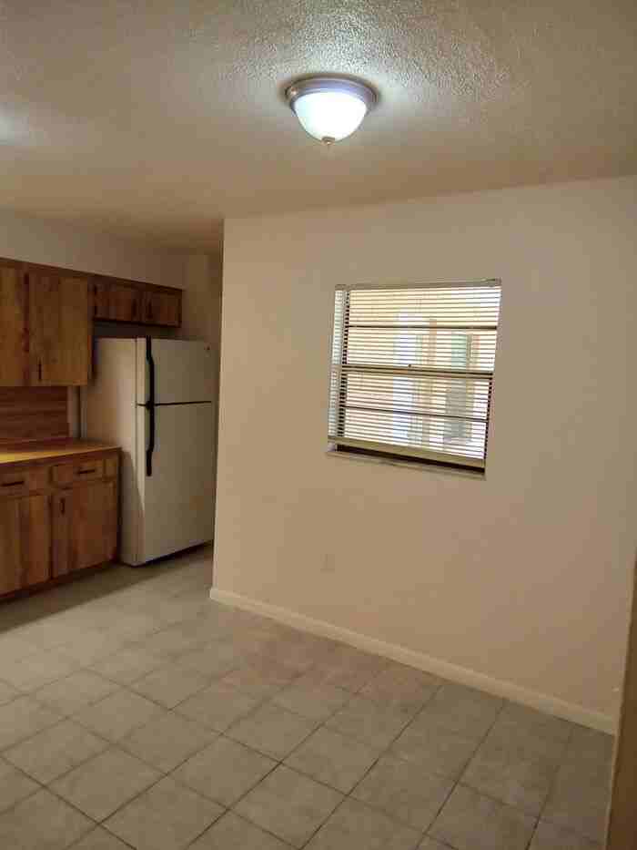 724 W Alamo Dr - Photo 6 of 17