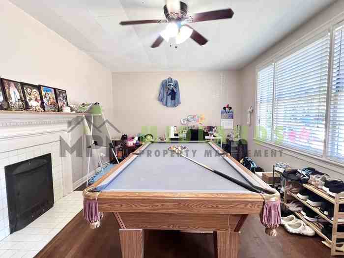 2422 Monroe St - Photo 3 of 24