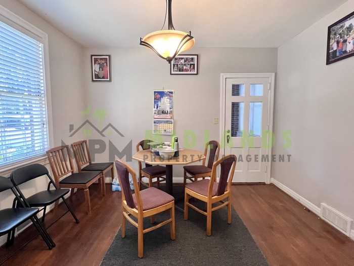 2422 Monroe St - Photo 5 of 24