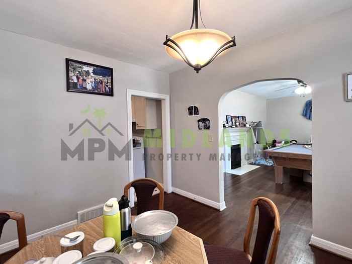 2422 Monroe St - Photo 7 of 24