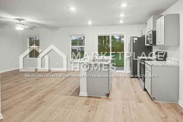 4161 Hudson Ct Sw - Photo 3 of 23
