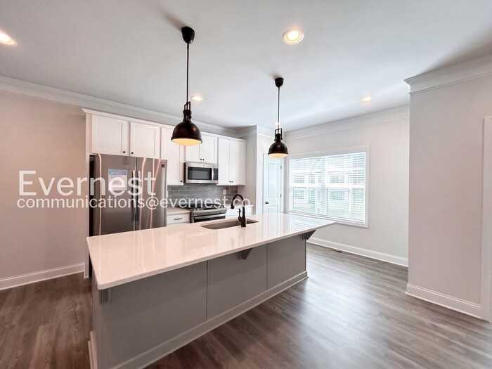 428 Stovall Pl - Photo 7 of 28