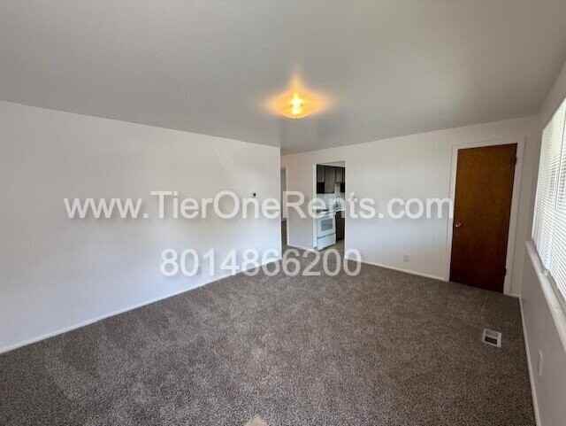 2934 S Adams St - Photo 2 of 11