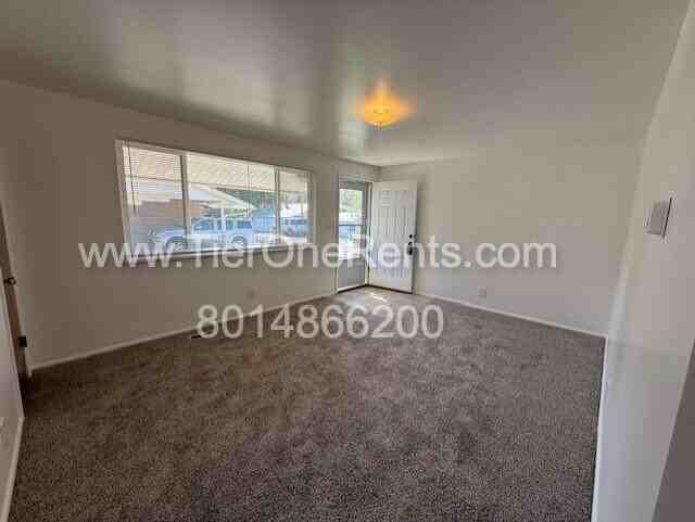 2934 S Adams St - Photo 3 of 11
