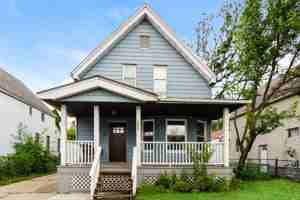 featured image of 4004 Poe Ave