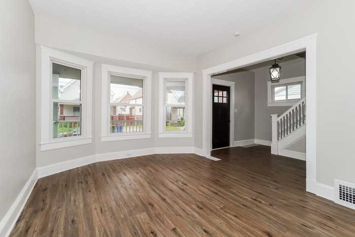 4004 Poe Ave - Photo 3 of 14