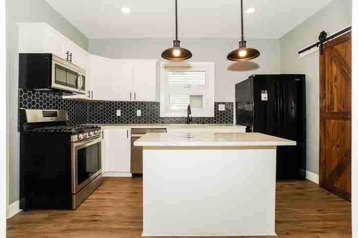 4004 Poe Ave - Photo 4 of 14