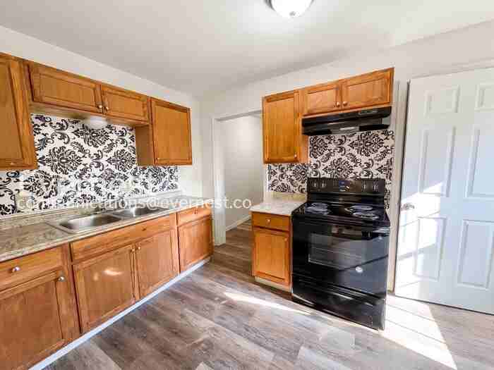1318 W 13th St - Photo 5 of 22