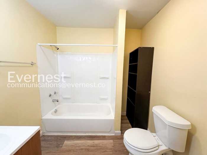 1318 W 13th St - Photo 7 of 22