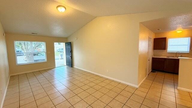 1906 Keystone Lakes Dr - Photo 3 of 9