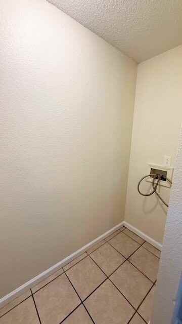 1906 Keystone Lakes Dr - Photo 5 of 9