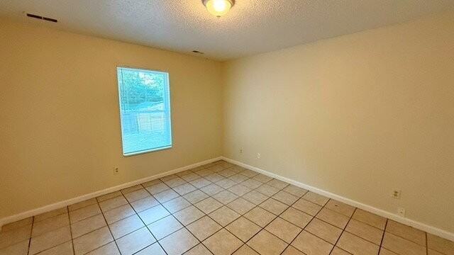 1906 Keystone Lakes Dr - Photo 7 of 9