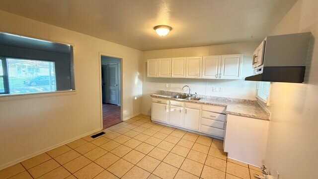 3235 Welch Dr - Photo 5 of 12