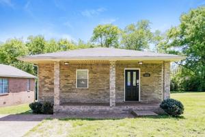 featured image of 1829 Glade St