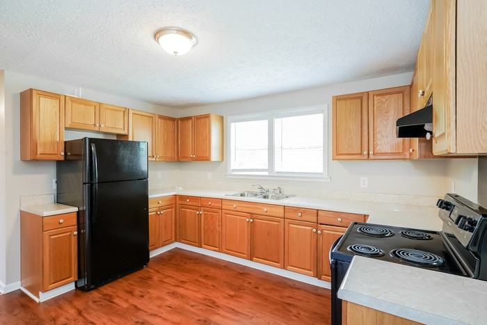 1829 Glade St - Photo 5 of 16