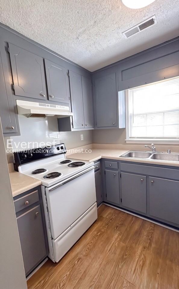 4426 Bonnell Dr Nw #A - Photo 6 of 15