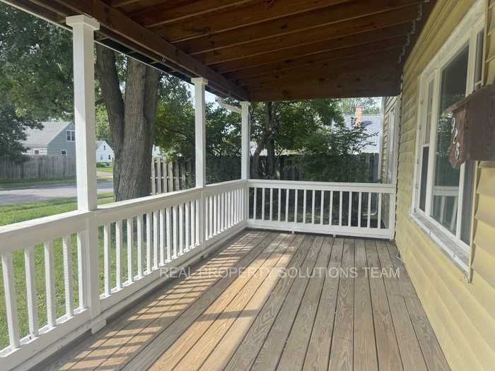 928 Blenheim Rd - Photo 3 of 19