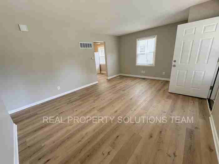 928 Blenheim Rd - Photo 5 of 19