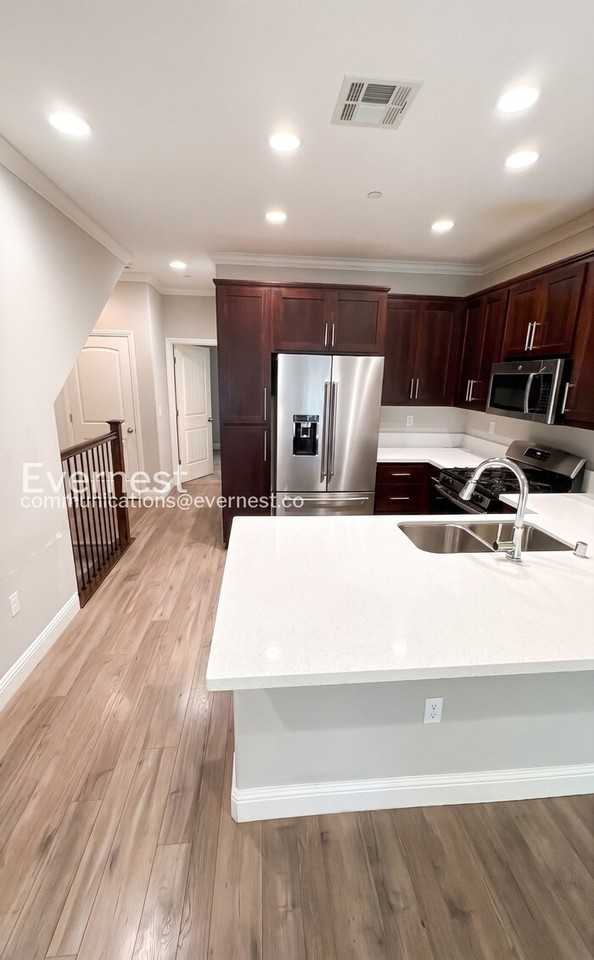 1256 Detroit Ave #2 - Photo 6 of 40