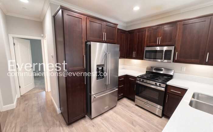 1256 Detroit Ave #2 - Photo 7 of 40