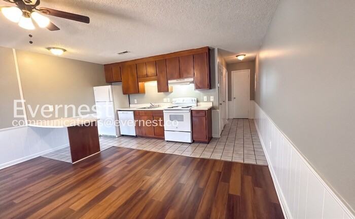 4423 Bonnell Dr Nw #D - Photo 4 of 10