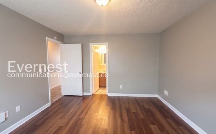 4423 Bonnell Dr Nw #D - Photo 6 of 10