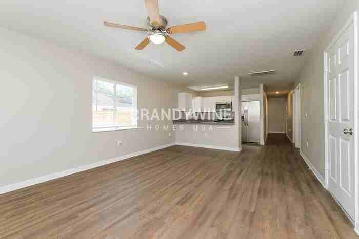 2516 34th Ave E - Photo 4 of 24