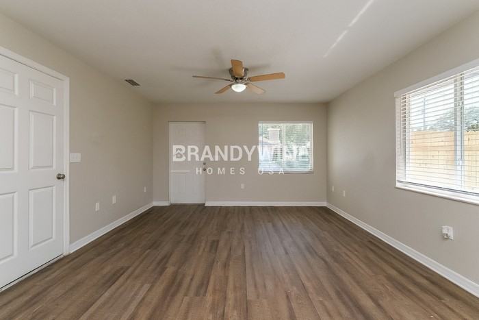 2516 34th Ave E - Photo 5 of 24