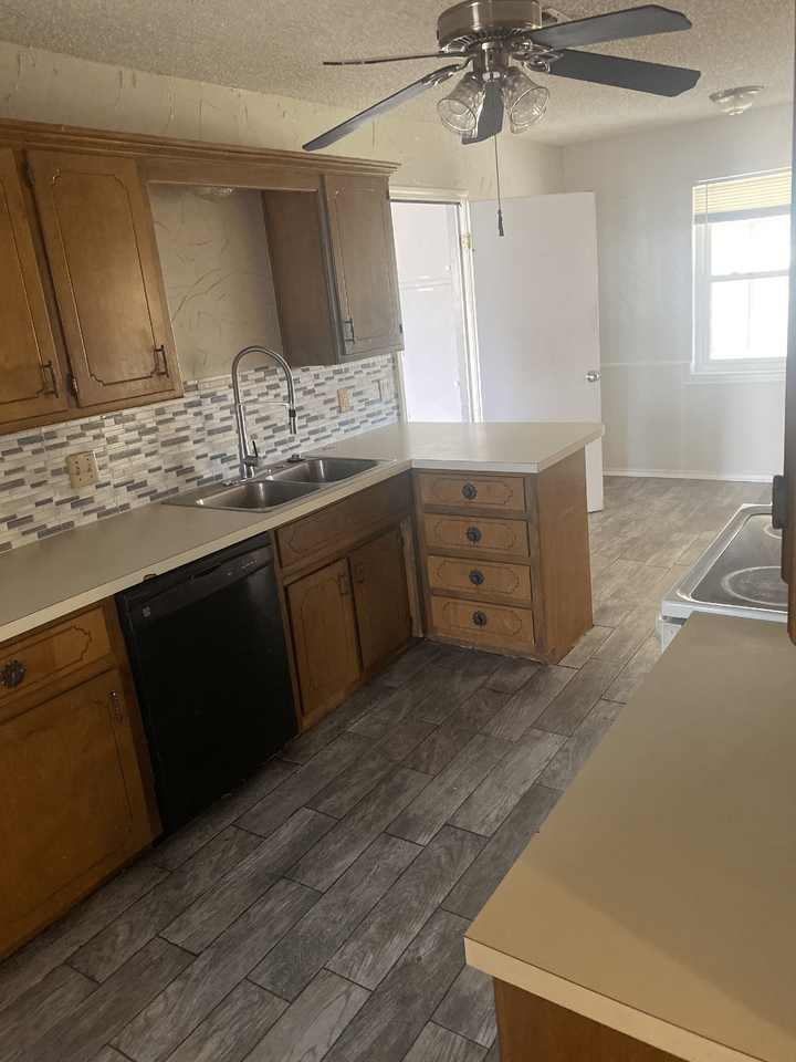 2108 N Village Dr #NA - Photo 5 of 17