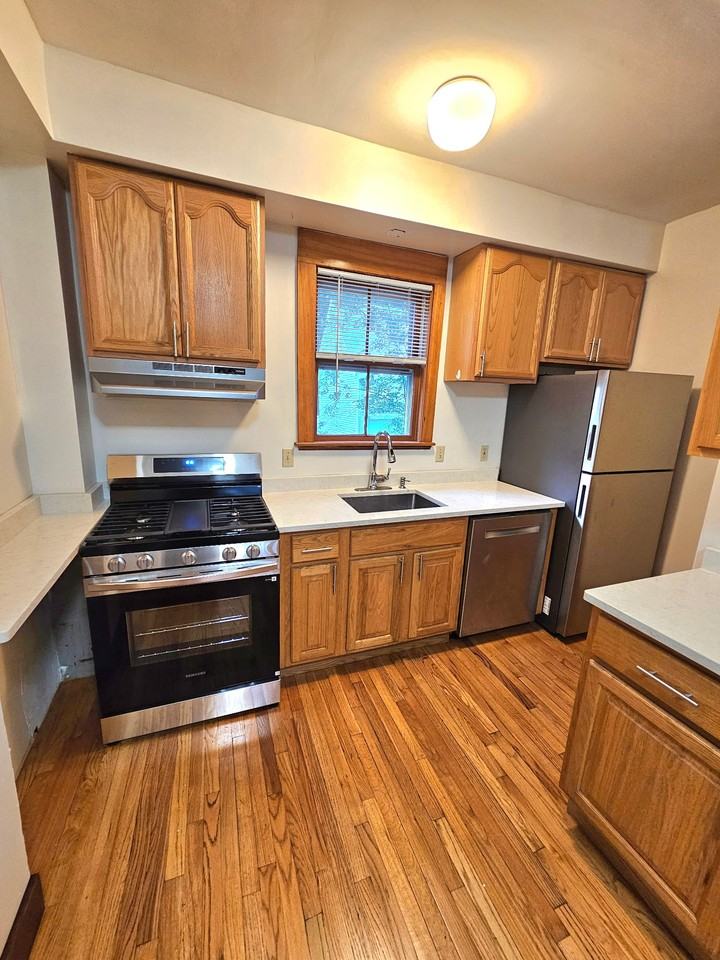 57 Lawrence St #1 - Photo 2 of 11