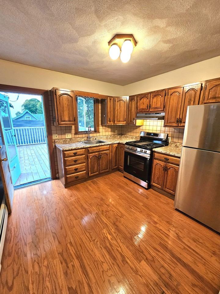 57 Lawrence St #2 - Photo 7 of 8