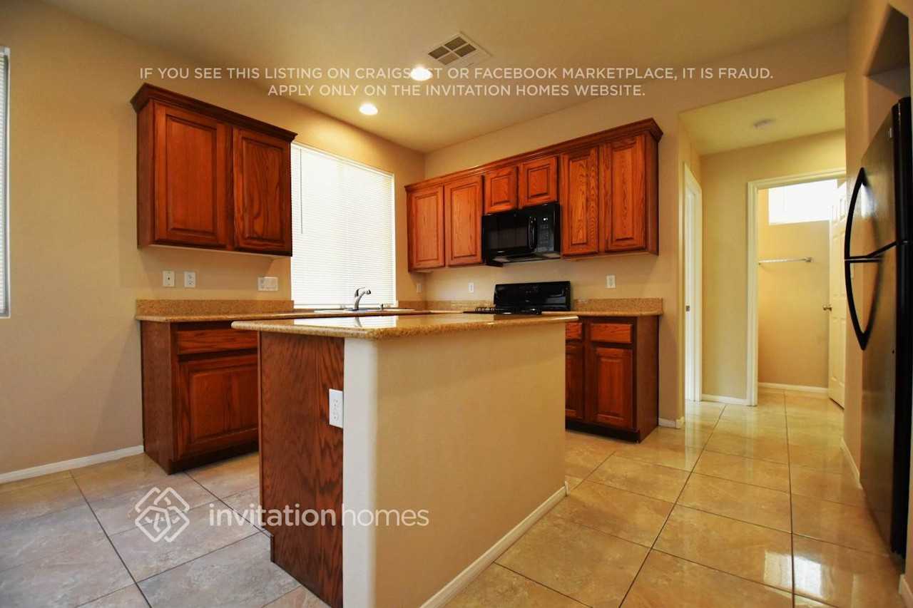 7641 Pallon Ave - Photo 6 of 16