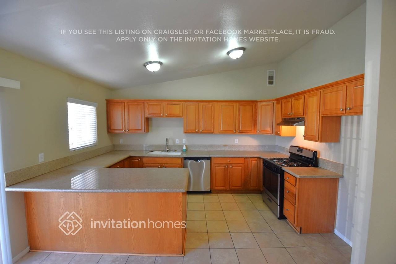 15384 Eleanor Ln - Photo 4 of 8