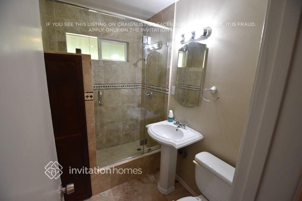 15384 Eleanor Ln - Photo 6 of 8