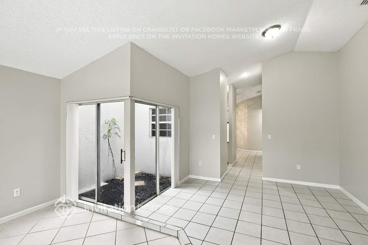15308 Sw 53rd St - Photo 4 of 17