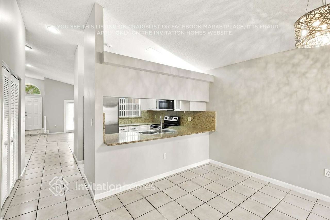 15308 Sw 53rd St - Photo 5 of 17