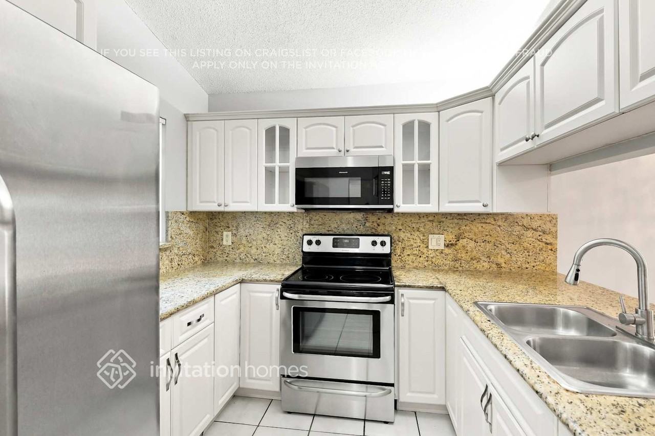 15308 Sw 53rd St - Photo 6 of 17
